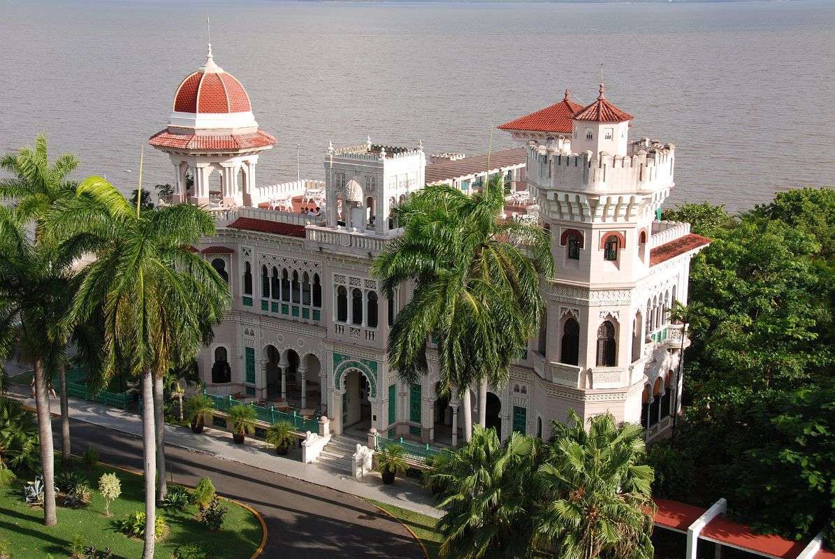 Cienfuegos Palacio de Valle full size